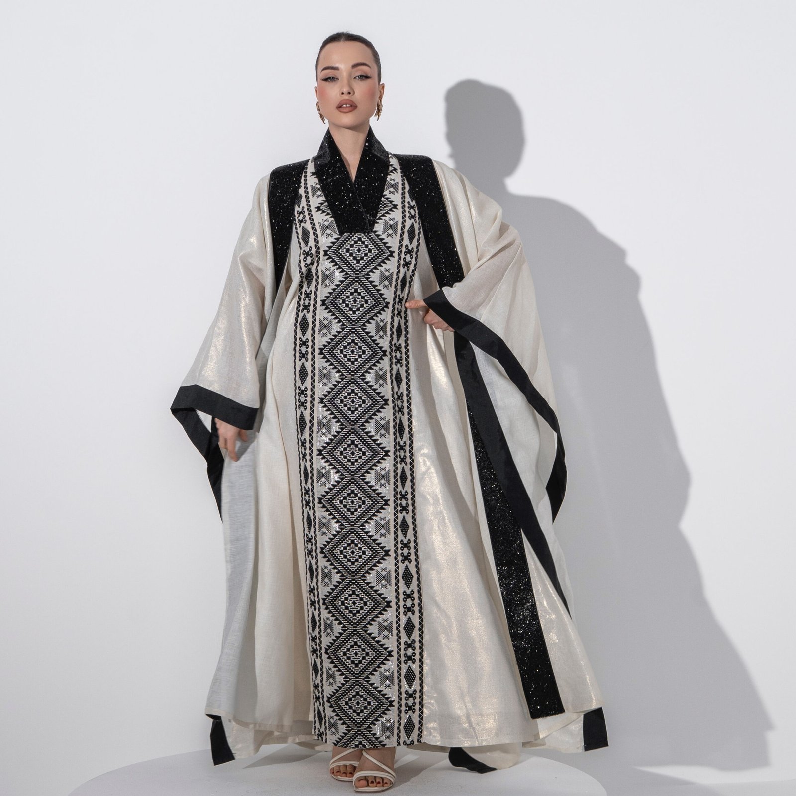 Elegant Kaftan Set with Crystal